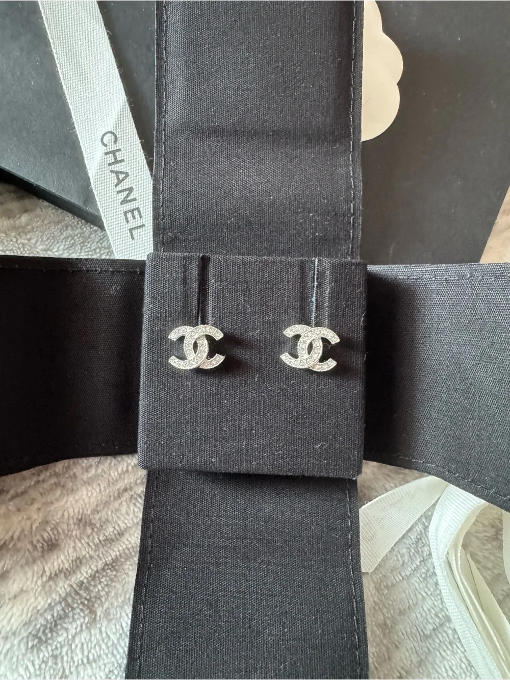 CHANEL elegant cc